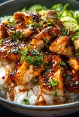 Spicy Honey-Gin Extract Extractger Chicken Bowls with Yum Yum Sauce